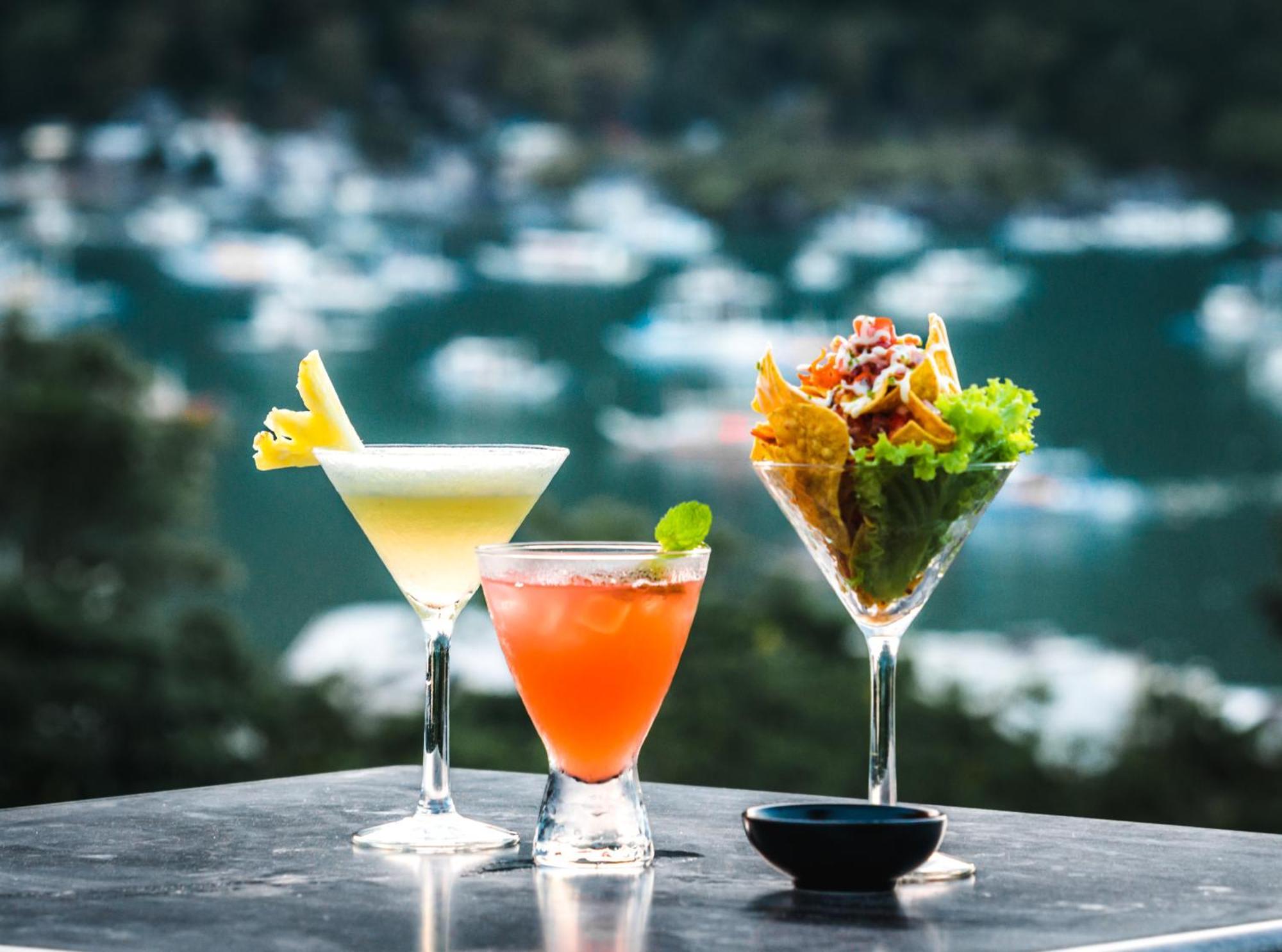 The Funny Lion - El Nido Hotel Exterior photo
